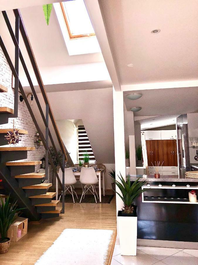 Duplex With Quite Terrace On Wenceslas Sq. Prague Exterior photo